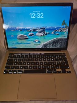 MacBook Pro 13 inch M2