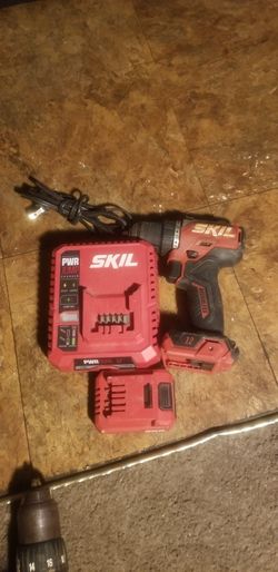 SKIL 12V BRUSHLESS KEYLESS DRILL BATTERY & CHARGER 