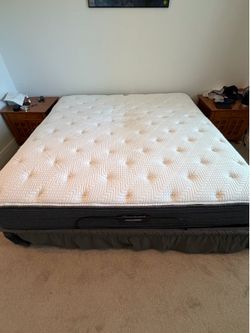 King Beautyrest PressureSmart Mattress with Adjustable Base