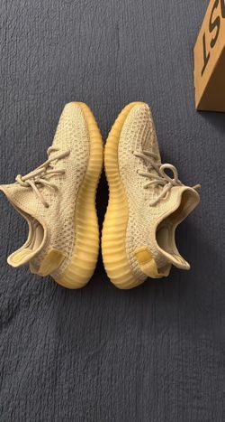 Yeezy Boost 350 “Light” V2