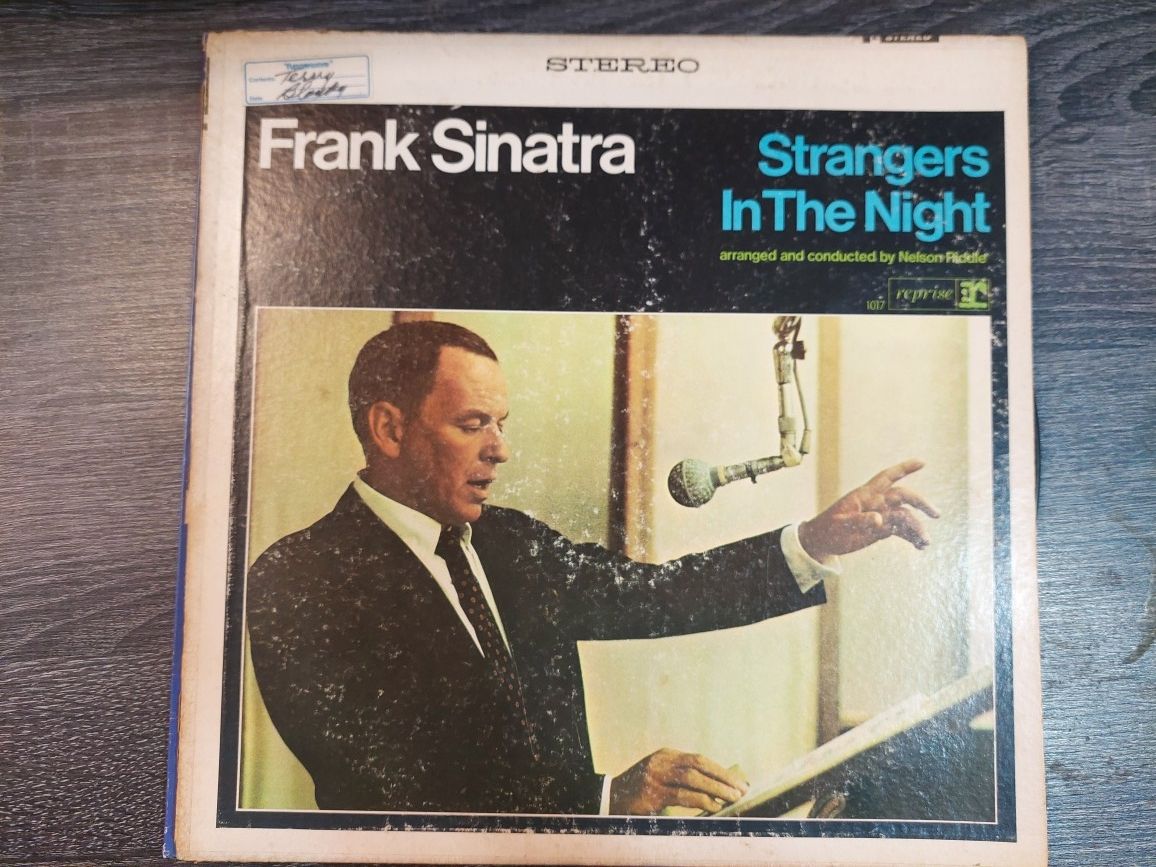 Vinyl Record LP Album Frank Sinatra Strangers In The Night