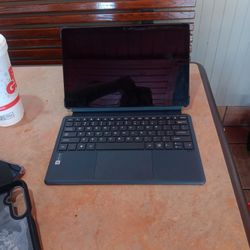 Tablet With Magnetic Keyboard 