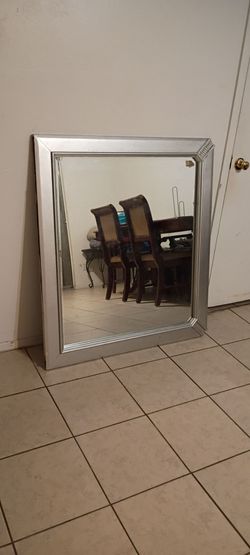 Mirror *LIKE NEW*