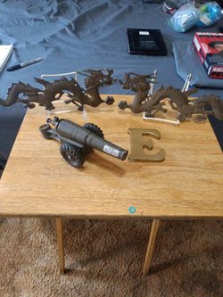 BRASS COLLECTIBLES JAPANESE DRAGON SET HEAVY, BOOM CANNON VINTAGE KOREAN WAR AND LETTER E ALL BRASS