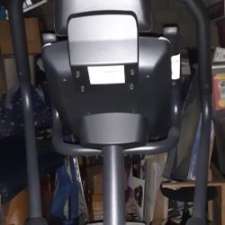 Nordic Track Elliptical 9.0 Model Lightly Used.