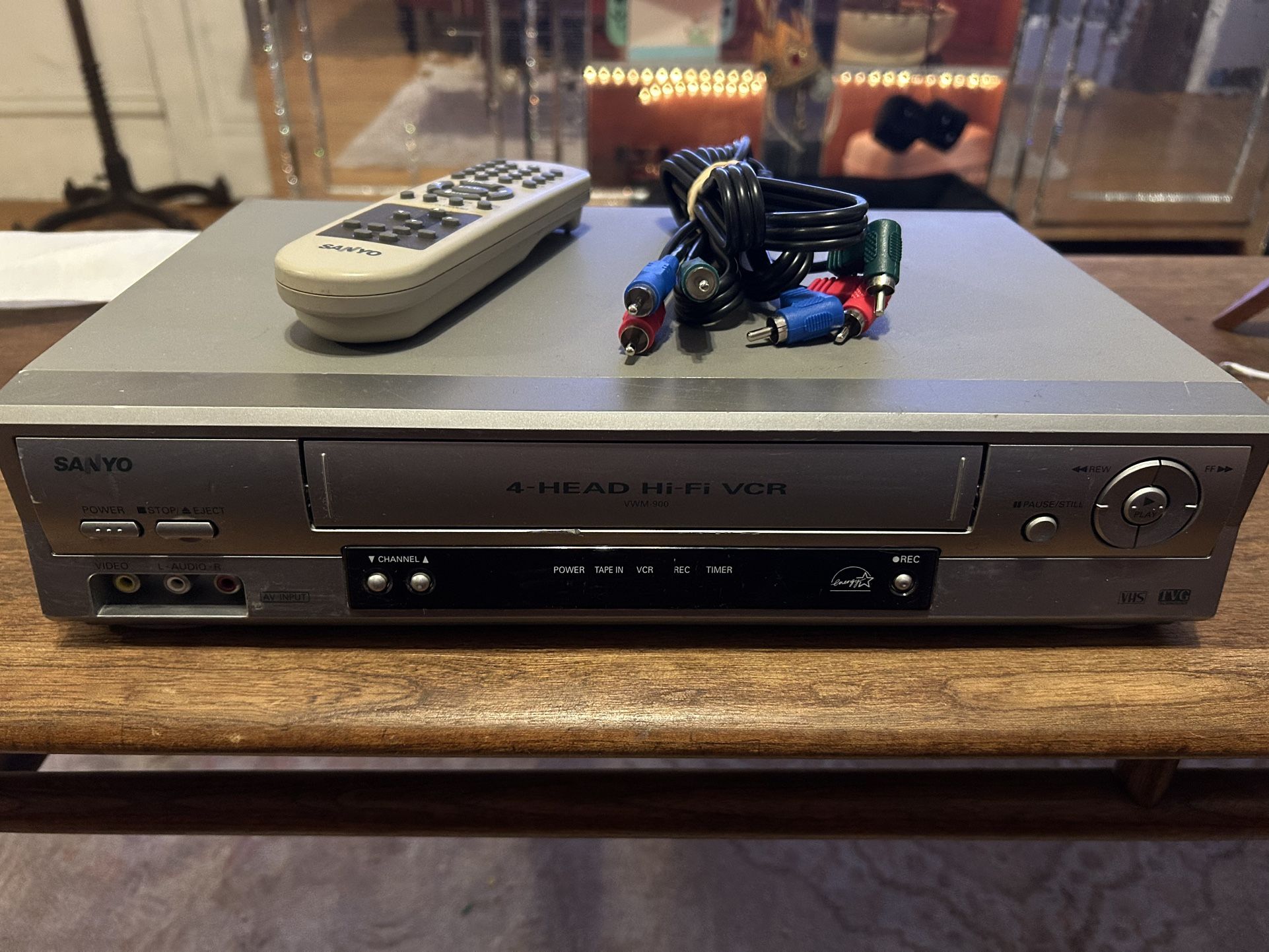 Sanyo VWM-900 VHS VCR Tape Player With Remote Tested Working
