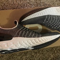 Men’s Nike Shoes Size 9 