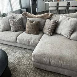 PERFECT COUCH! MUST GO FAST! $900 OBO