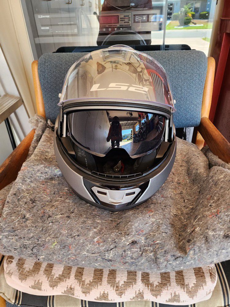 LS2 Valiant Helmet 50.00, OBO