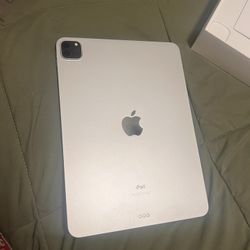 iPad Pro 11” 128gb Mint Condition