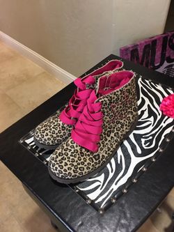 Justice cheetah shoes girls size 4/5 brand new tags still attached
