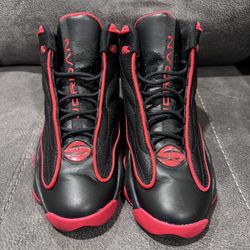 Jordan Strong Man Size 6.5Y Youth