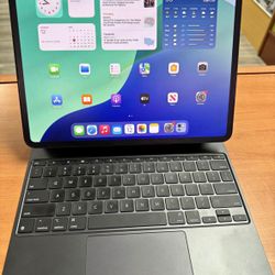 Apple iPad 13 inch M4 256GB Wi-Fi + Cellular unlocked + Apple Magic Keyboard + Apple Pencil pro