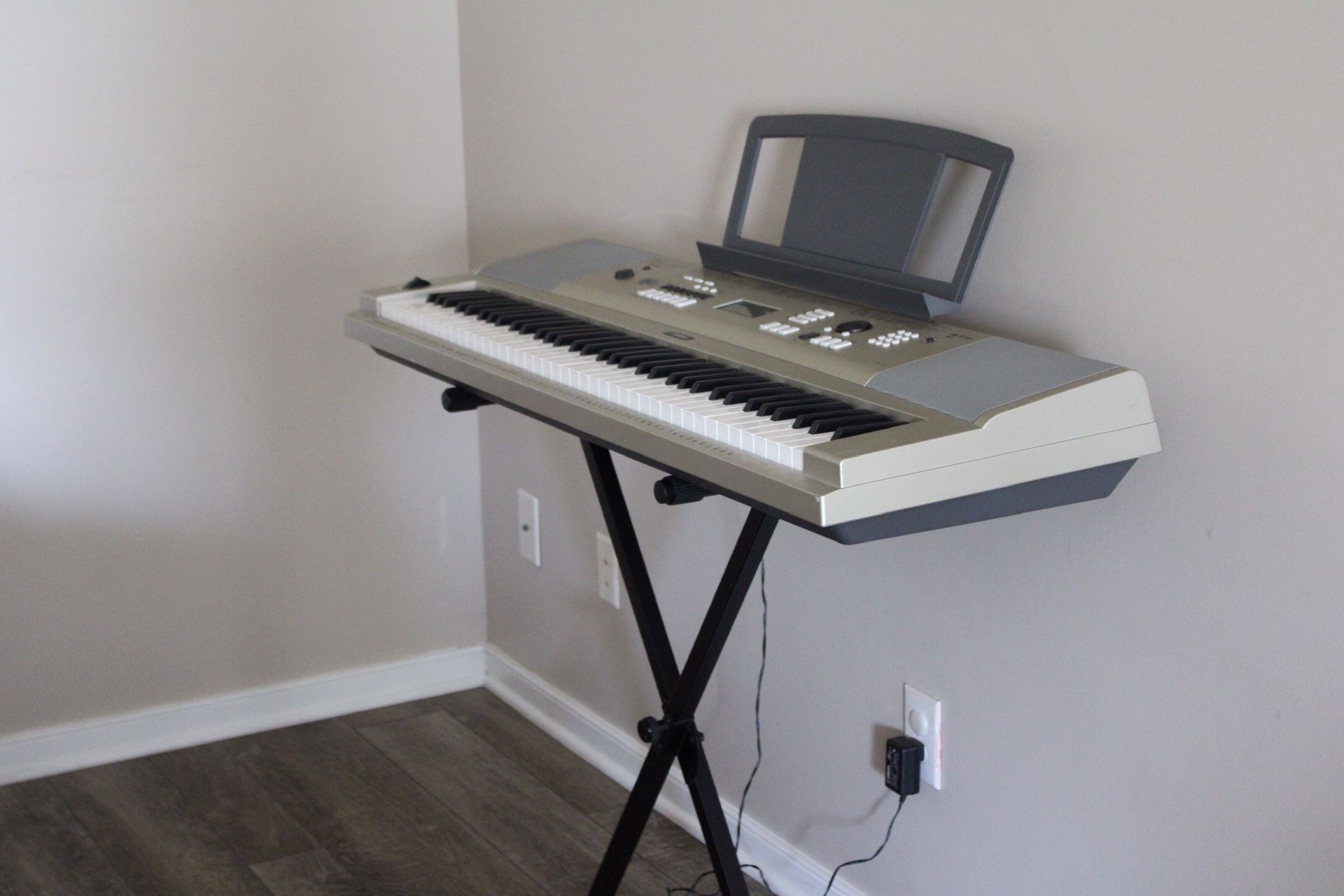 Yamaha Keyboard YPG-235