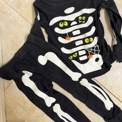 2T Carters Outfit Halloween Pjs