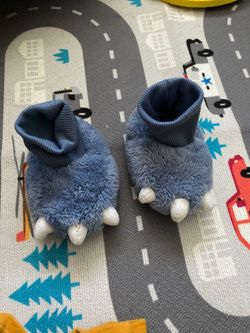 Baby boy slippers 6-9 months