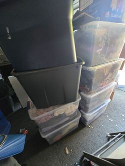 Huge lot of mens/women's clothes/accessories