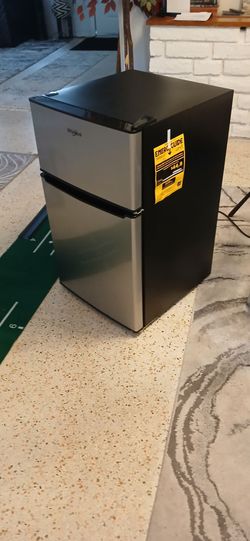 Compact Refrigerator