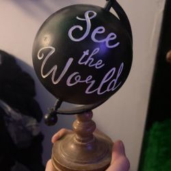 weird globe thing 👍