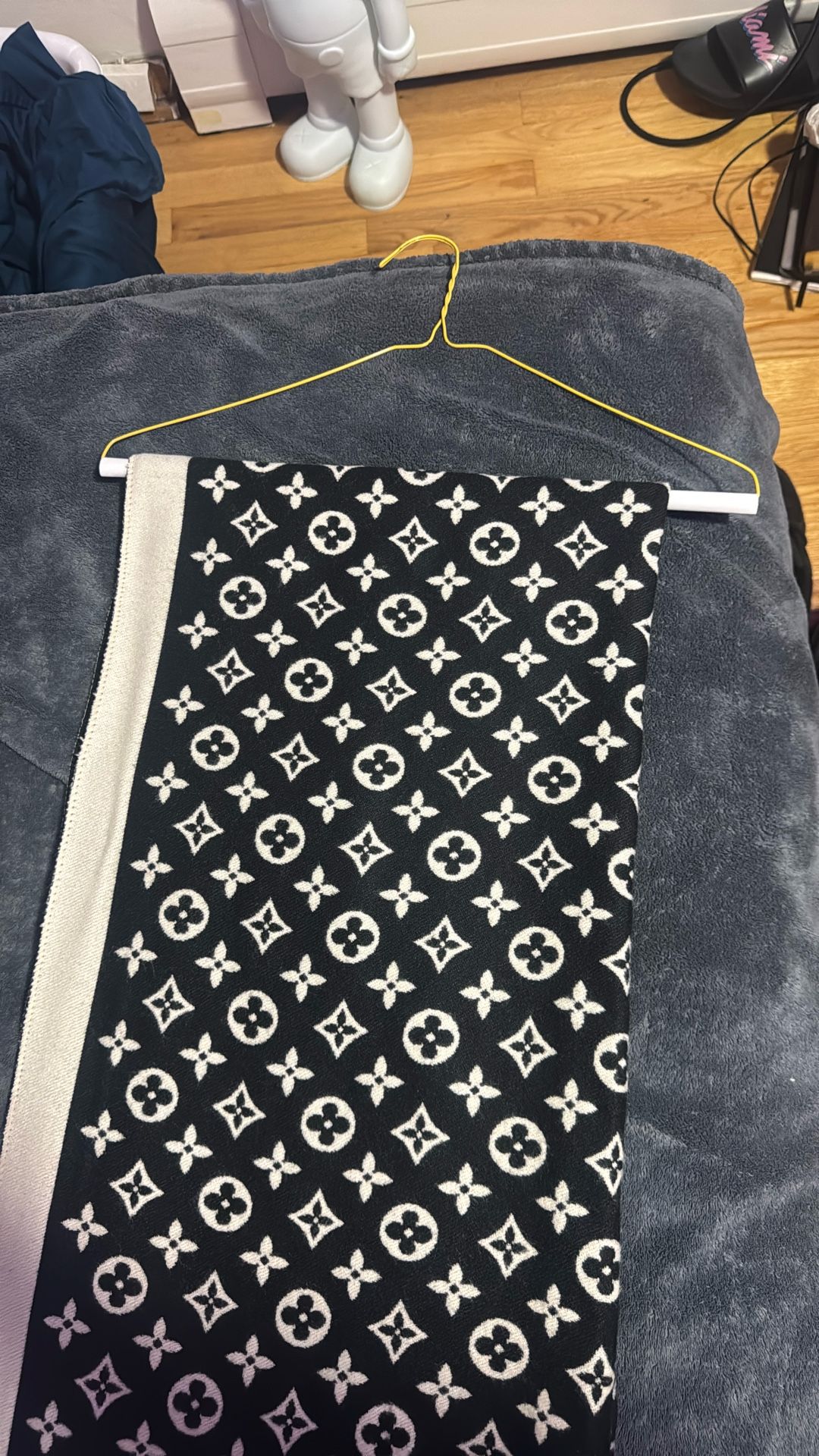 Louis vuitton scarf