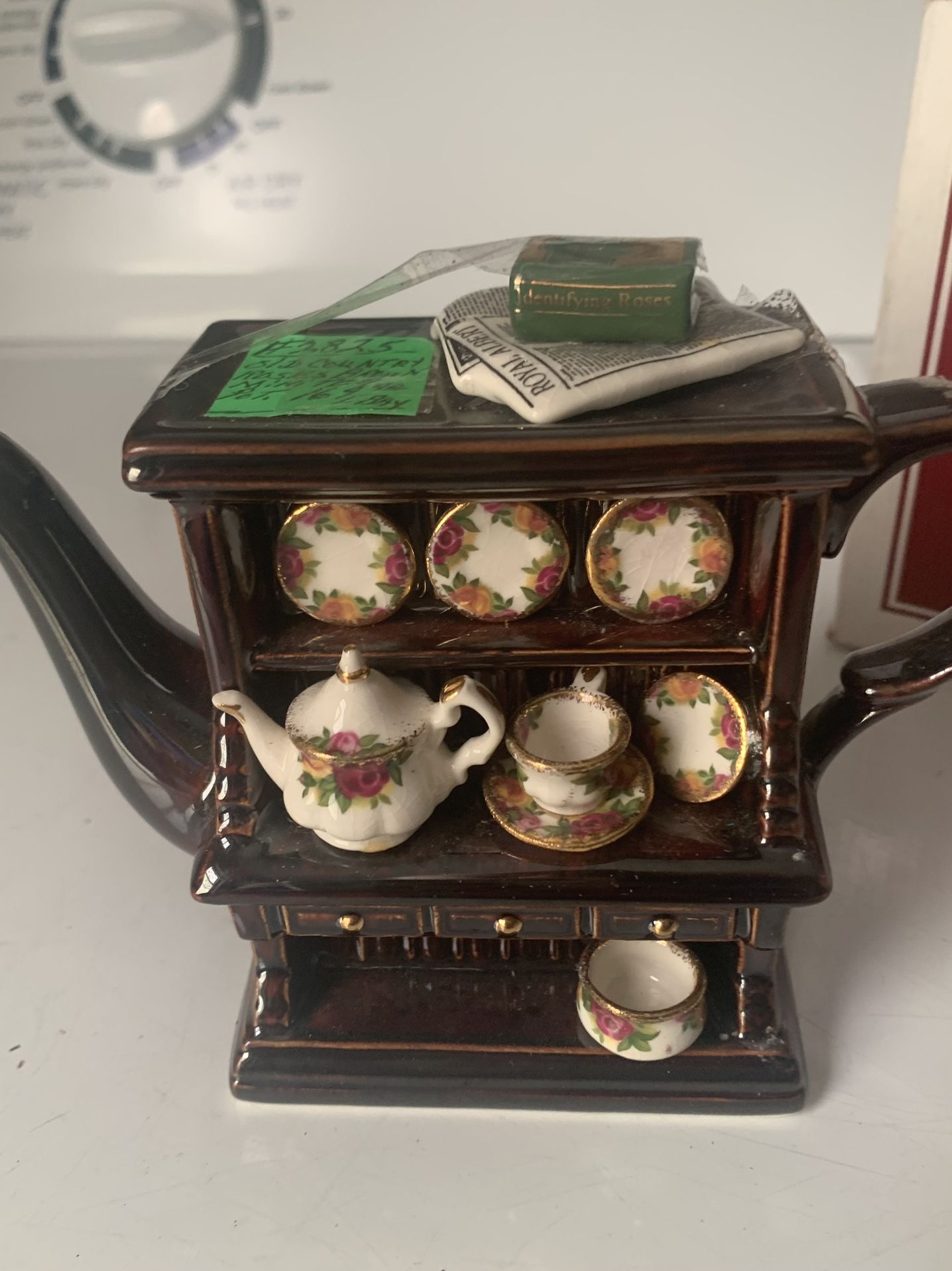 ROYAL ALBERT Mini Teapot "Old Country Roses"Vintage Royal Doulton 1998 Has Box