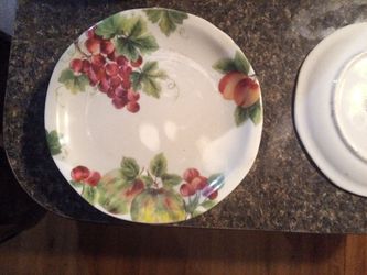 Royal Doulton 1994fine China vintage grape T.C. 1193