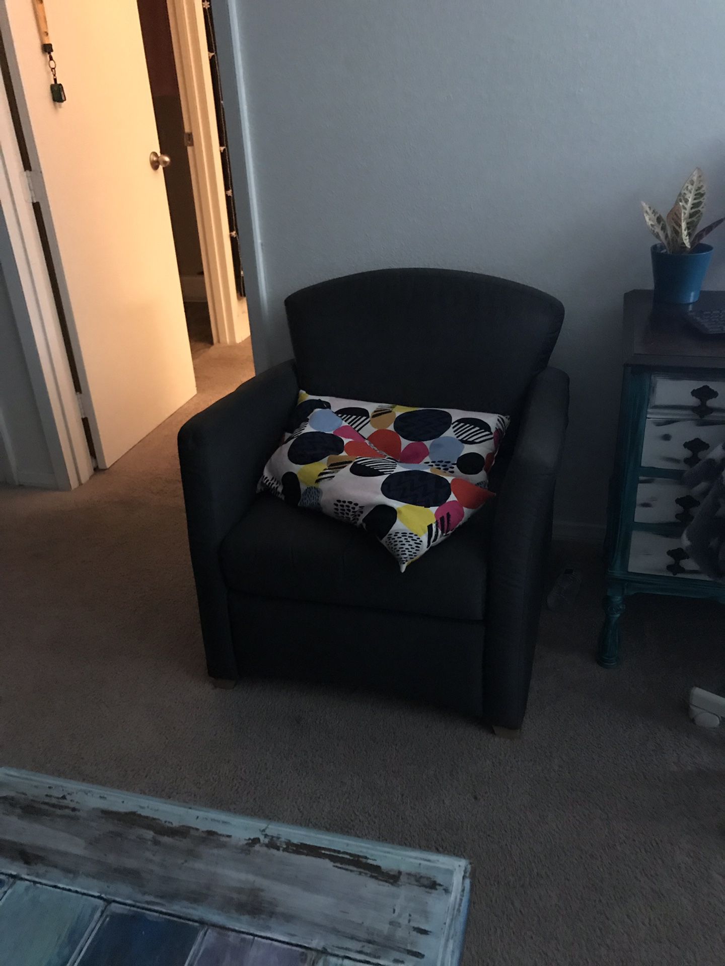 Free couch! Sofa chairs!!