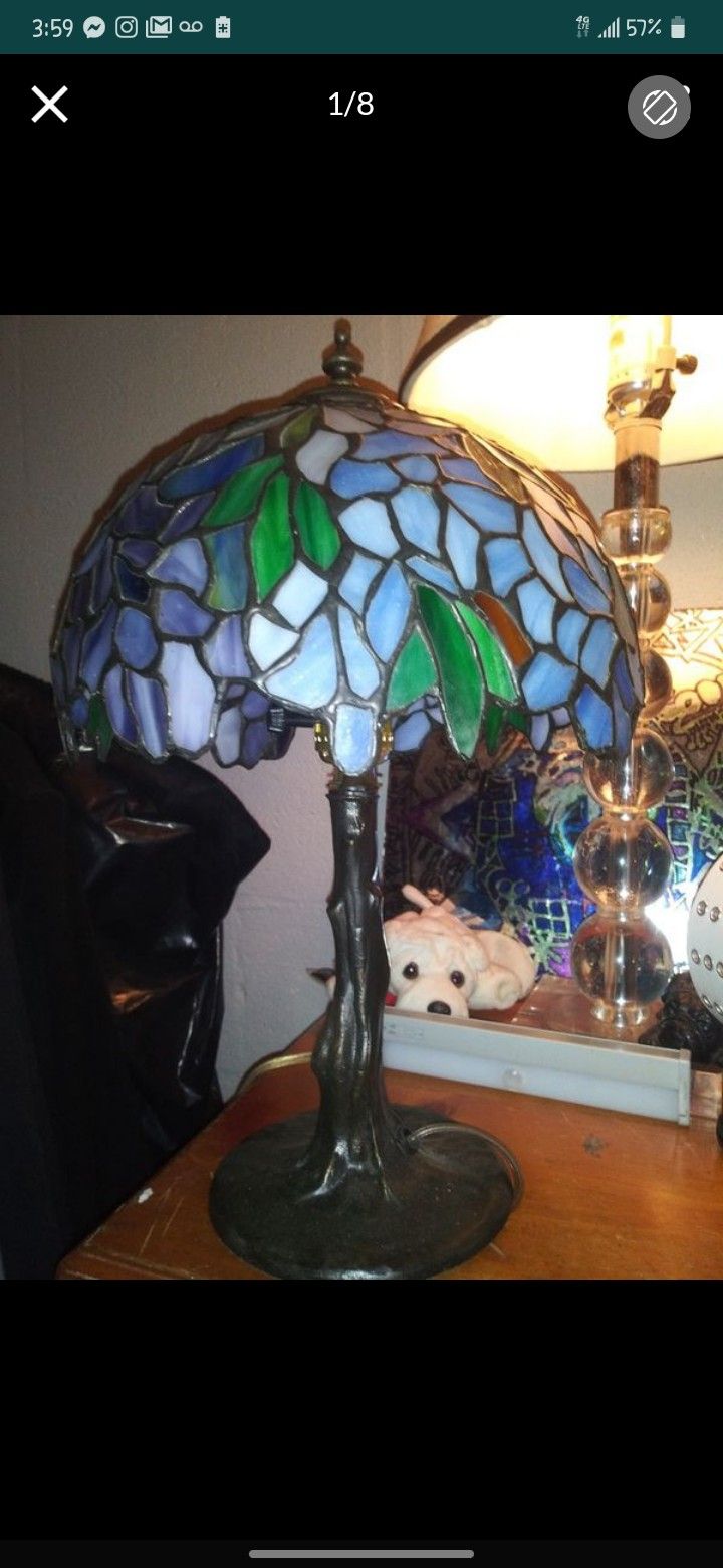 Elegant Antique & Vintage Lamp