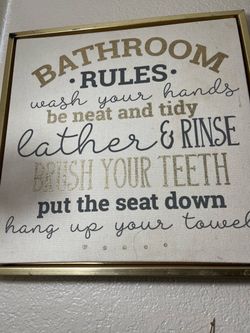 Bathroom wall decor