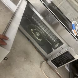 Microwave & Dishwasher 