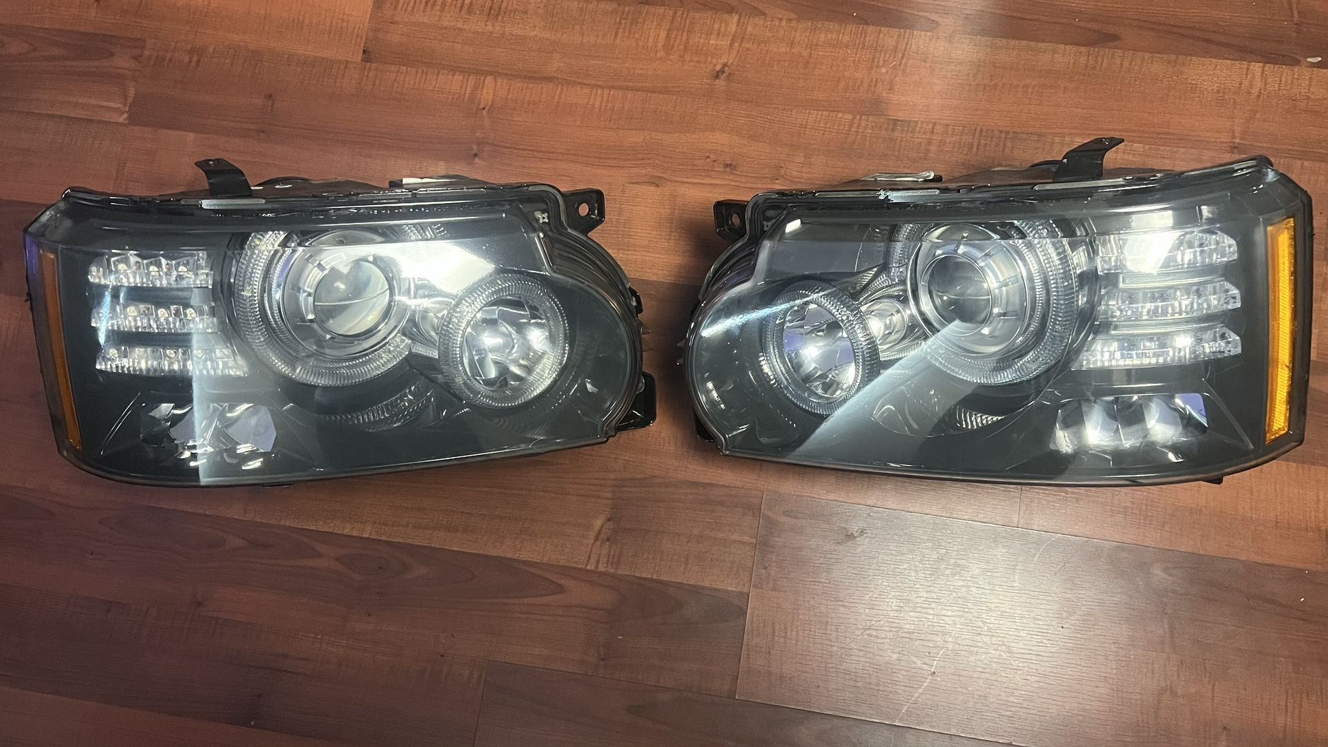 Land Rover Range Rover HSE Headlights