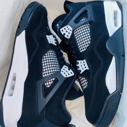 Jordans 4 white Thunder