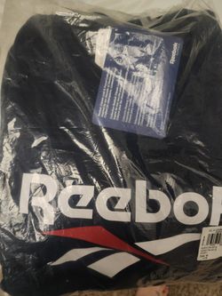 Rebook Sweater MED