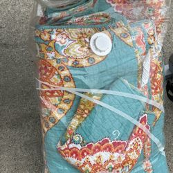 THREE DIFFERENT COMFORTER SETS $15 EACH