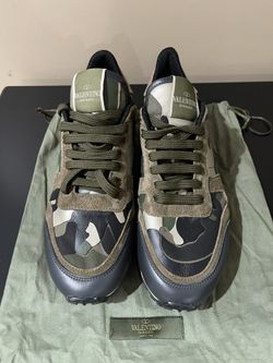 Valentino.. Autentic New. Italian… Size 8 Unixes. 