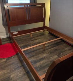 Queen Size bedroom set - frame with head & footboard, 2 nightstands, bureau with mirror