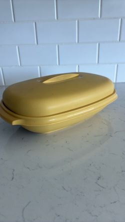 Vintage harvest gold Tupperware microwave vegetable steamer or rice cooker