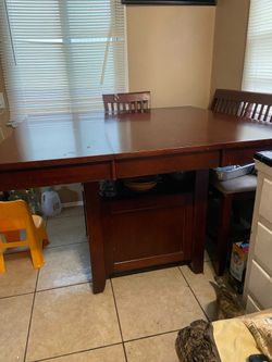 Comedor De 6 Sillas Y Una Banca