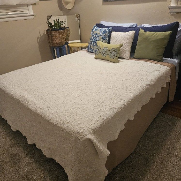 Twin Coverlet