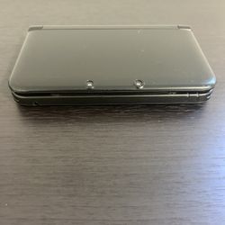 3DS XL Black (with charger)