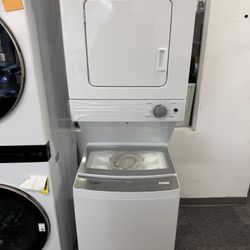 Whirlpool Washer And Dryer 1.6 Cu.ft Electric Stacked Laundry Center 6 Wash Cycles And AutoDry