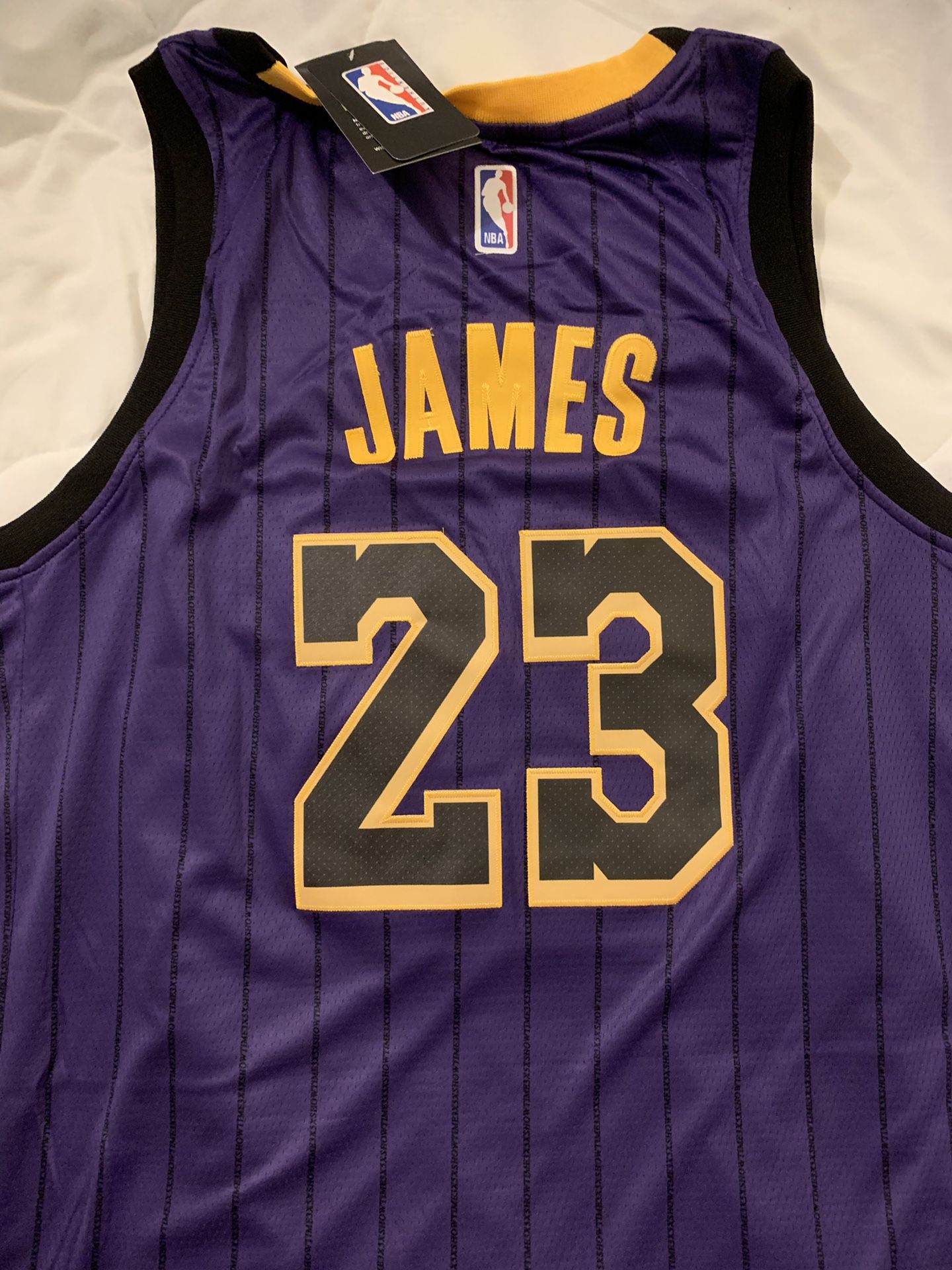Nwt Stitched 2018/2019 LA Lakers Lebron James Jersey for Sale in