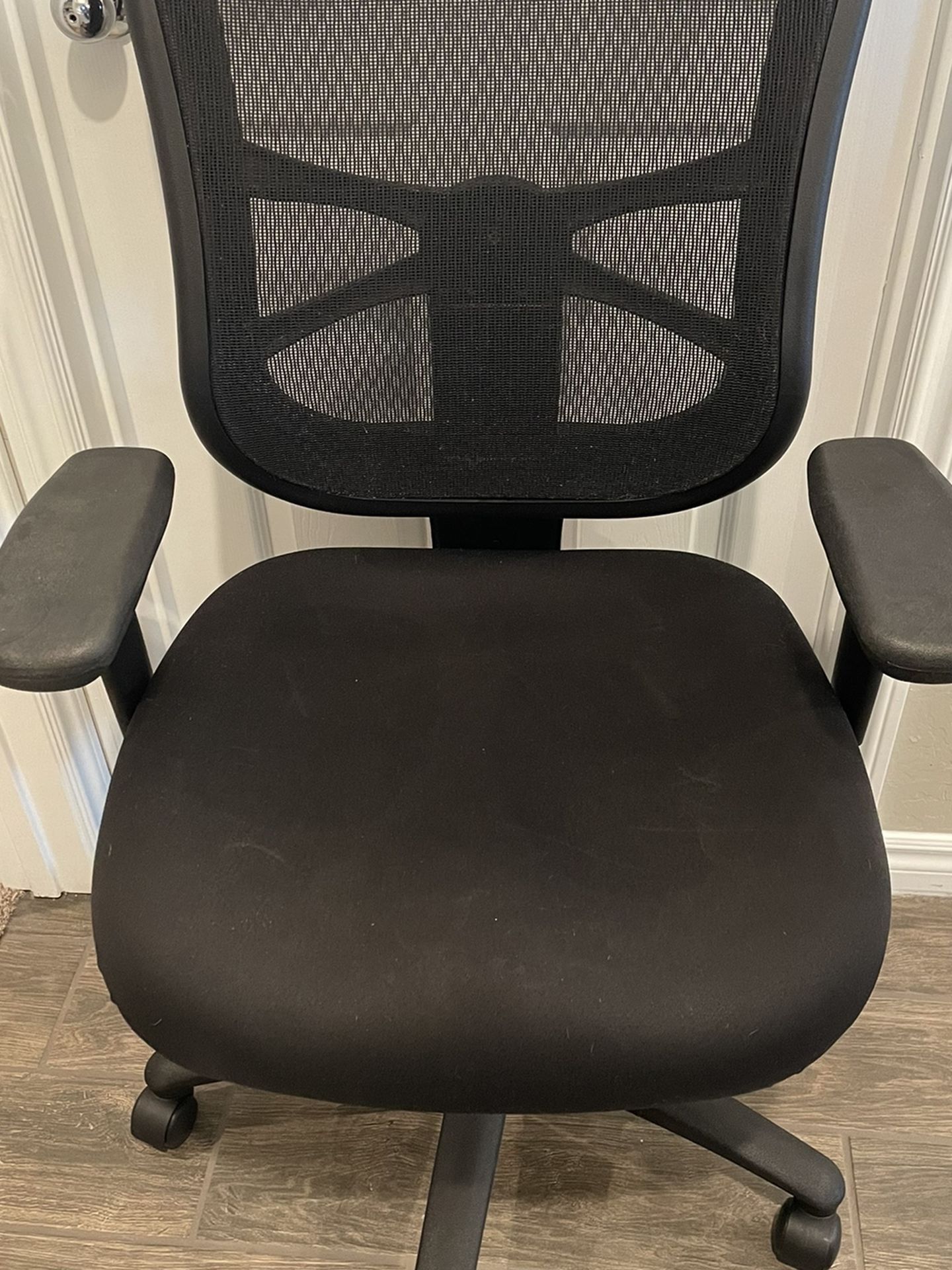 Office Desk Chair (Read description before messaging)