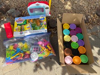 Playdoh set (unopened)