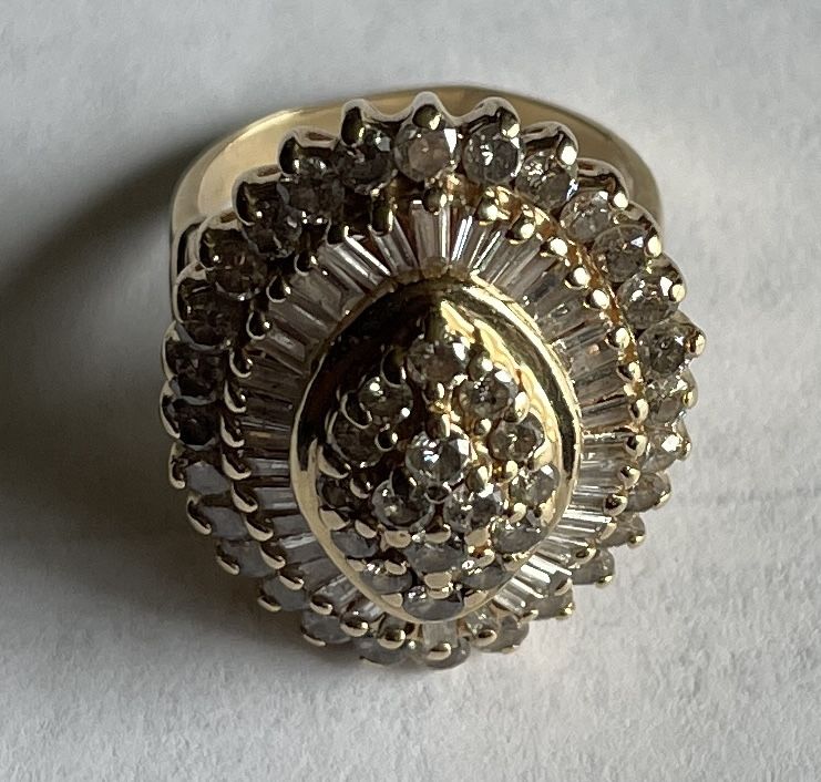 14k Gold Diamond Ring W/ 86 Diamonds (3.2ct)