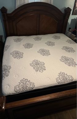 Bed King size with mattress