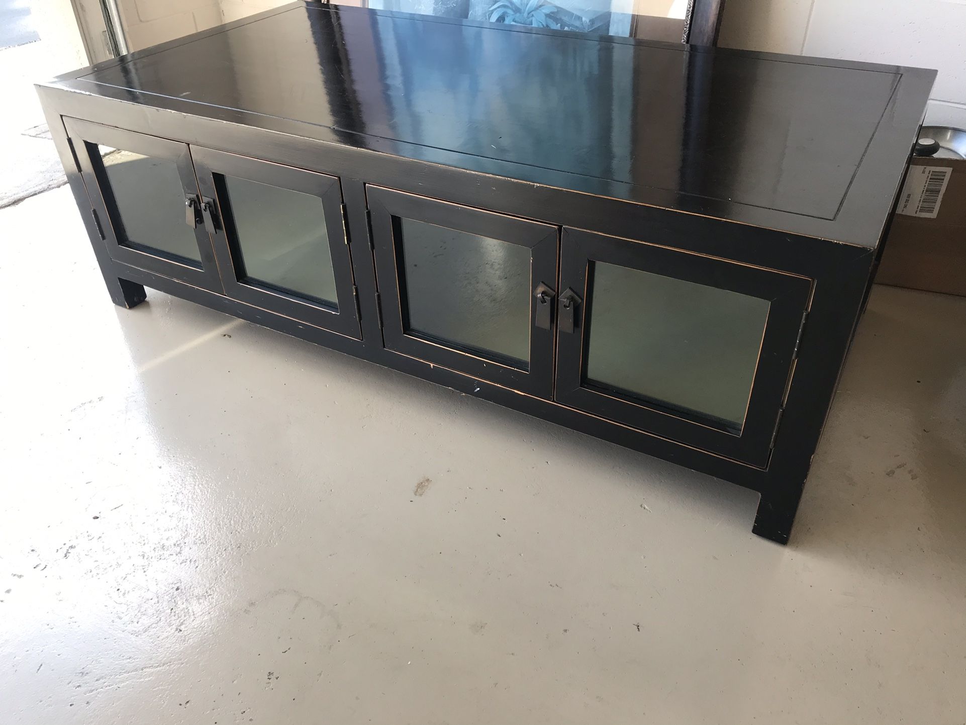 Tv stand 