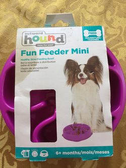 Pet food feeder