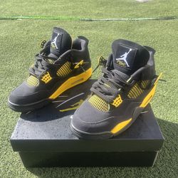 Jordan 4 Thunder