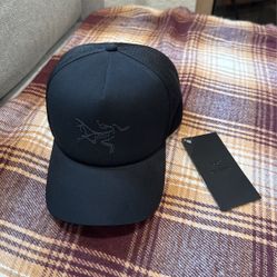 *Brand New* Arc'teryx Trucker Hat
